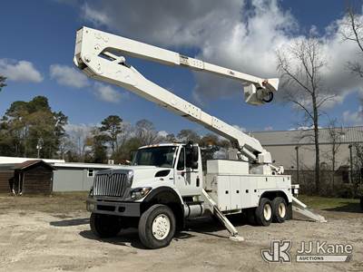 Altec A77T, 82 ft, Articulating & Telescopic Material Handling Bucket Truck
