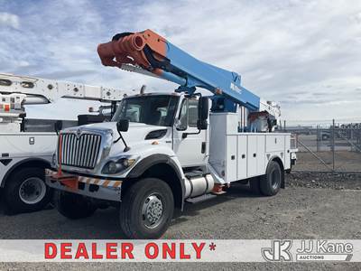 Altec TA55, 60 ft, Articulating & Telescopic Material Handling Bucket Truck