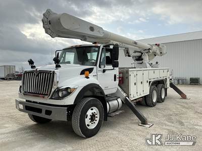 Altec AM60E, 65 ft, Over-Center Material Handling Bucket Truck
