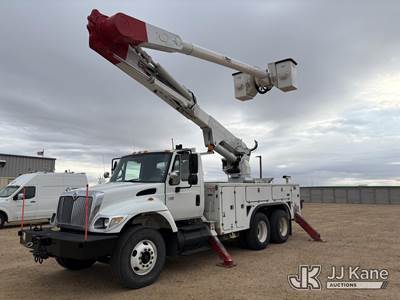 Altec AM55E, 61 ft, Over-Center Material Handling Double Bucket Truck