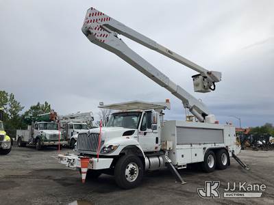 Altec A65MH, 70 ft, Material Handling Bucket Truck