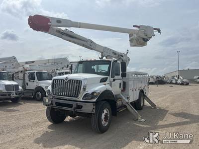 Altec AM50, 55 ft, Material Handling Bucket Truck