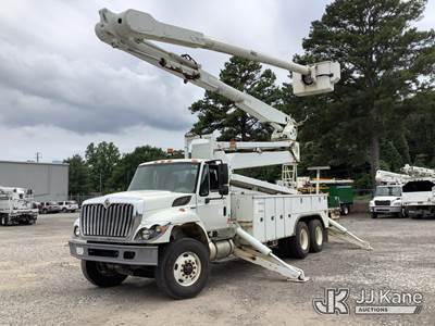 Altec AM900-E100, 105 ft, Double-Elevator Bucket Truck