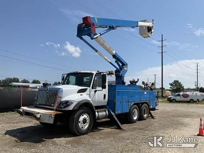 HiRanger TL55, 60 ft, Articulating & Telescopic Material Handling Bucket Truck