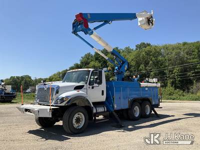 HiRanger TL55, 60 ft, Articulating & Telescopic Material Handling Bucket Truck