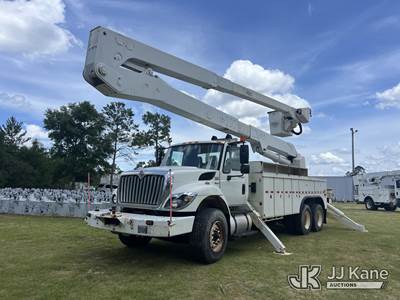 Altec A77-T, 81 ft, Articulating & Telescopic Material Handling Bucket Truck