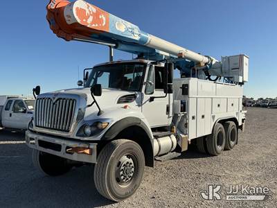 Altec AM55, 60 ft, Material Handling Bucket Truck