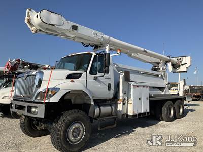 Altec AM900-E100, 105 ft, Material Handling Elevator Bucket Truck