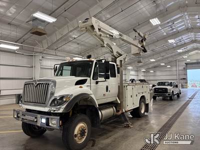 Versalift VST-47I, 52 ft, Articulating & Telescopic Material Handling Bucket Truck