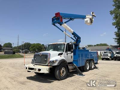 HiRanger TL55, 60 ft, Articulating & Telescopic Material Handling Bucket Truck