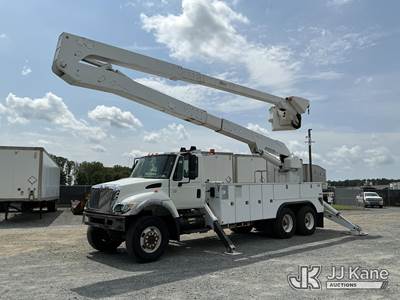 Altec A77T, 82 ft, Articulating & Telescopic Material Handling Bucket Truck