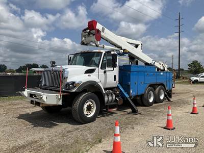 HiRanger TL55, 60 ft, Articulating & Telescopic Material Handling Bucket Truck