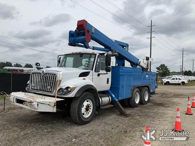 HiRanger TL55, 60 ft, Articulating & Telescopic Material Handling Bucket Truck