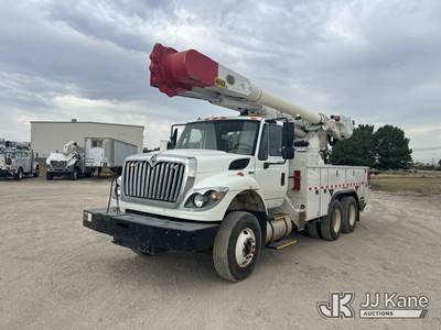 Altec AM55, 60 ft, Over-Center Material Handling Bucket Truck
