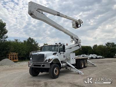 Altec A77T-E93, 98 ft, Articulating & Telescopic Material Handling Elevator Bucket Truck