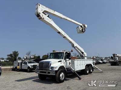 Altec A-77T, 83 ft, Material Handling Bucket Truck