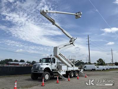 Altec AM900-E100, 105 ft, Double-Elevator Bucket Truck