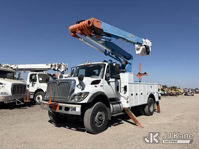 Altec TA55, 60 ft, Articulating & Telescopic Bucket Truck