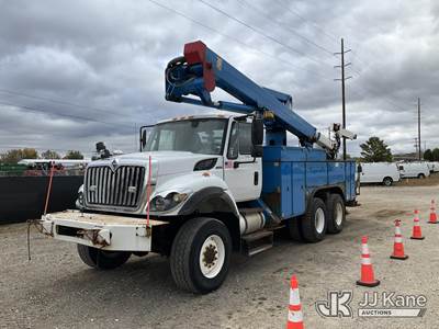 HiRanger TL55, 60 ft, Articulating & Telescopic Material Handling Bucket Truck