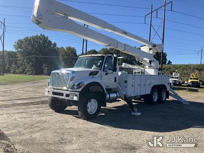 Altec A77T, 81 ft, Articulating & Telescopic Material Handling Bucket Truck