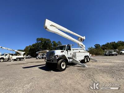 Altec A77T-E93-MH, 98 ft, Articulating & Telescopic Material Handling Elevator Bucket Truck