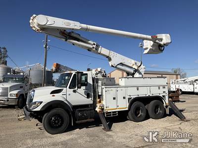 Altec AM55-E, 60 ft, Over-Center Material Handling Bucket Truck