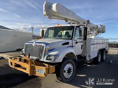 Altec AM55, 60 ft, Over-Center Material Handling Bucket