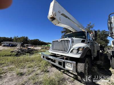 Altec A77T-E93, 98 ft, Articulating & Telescopic Material Handling Elevator Bucket Truck