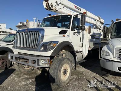 Terex TCX65/100, 105 ft, Double-Elevator Bucket Truck