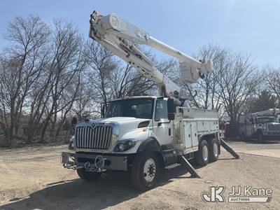 Altec AM55-E, 60 ft, Over-Center Material Handling Bucket Truck