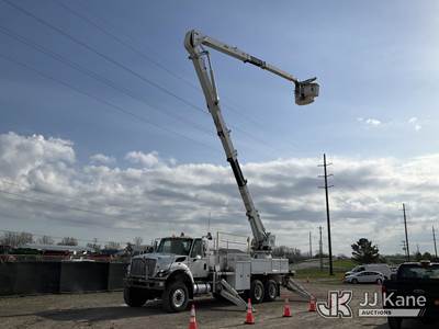 Altec AH100, 100 ft, Articulating & Telescopic Material Handling Bucket Truck