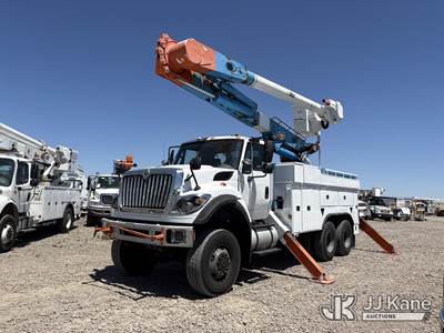 Altec AM55-E, 61 ft, Over-Center Material Handling Bucket Truck