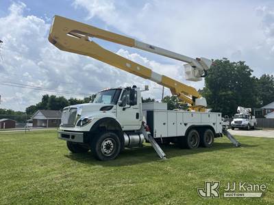 Altec A65, 70 ft, Material Handling Bucket Truck