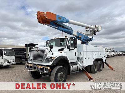 Altec AM55, 60 ft, Over-Center Material Handling Bucket Truck