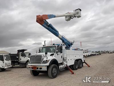 Altec AM55, 60 ft, Over-Center Material Handling Bucket Truck