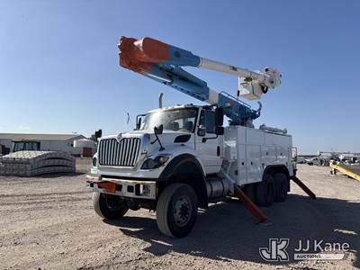 Altec AM55, 60 ft, Over-Center Material Handling Bucket Truck