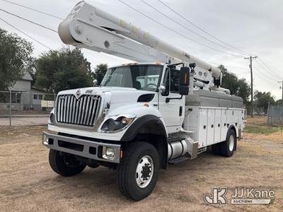Altec A55E, 60 ft, Articulating & Telescopic Elevator Bucket Truck
