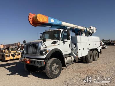 Altec AM55, 60 ft, Articulating Material Handling Bucket Truck