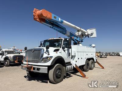 Altec AM55, 60 ft, Over-Center Material Handling Bucket Truck