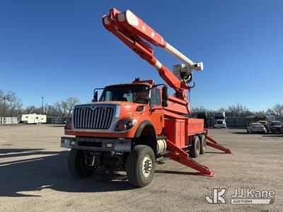 Altec AM862-E95, 98 ft, Over-Center Material Handling Elevator Bucket Truck