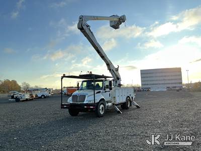 Altec AA55E, 60 ft, Material Handling Bucket Truck