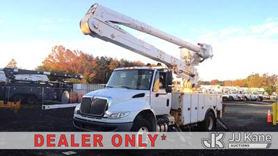 Altec AN55E, 60 ft, Material Handling Bucket Truck