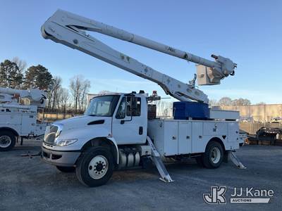Altec AA55, 60 ft, Material Handling Bucket Truck