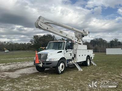 Altec AA55-MH, 60 ft, Material Handling Bucket Truck