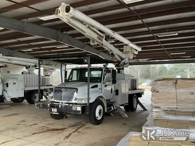 Altec LRV60-E70, 75 ft, Over-Center Elevator Bucket Truck