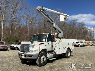 Altec L42A, 47 ft, Over-Center Bucket Truck