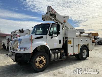 Altec TA40, 42 ft, Articulating & Telescopic Bucket Truck