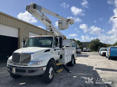Altec L42M, 47 ft, Over-Center Material Handling Bucket Truck