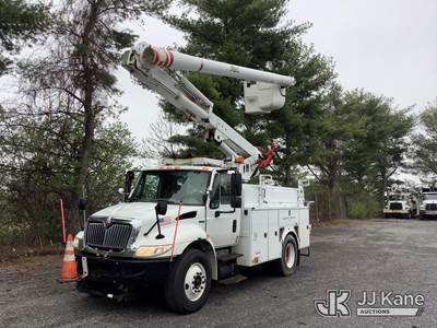 Altec L42P, 47 ft, Over-Center Bucket Truck