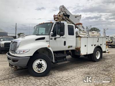 Altec TA40, 46 ft, Articulating & Telescopic Bucket Truck